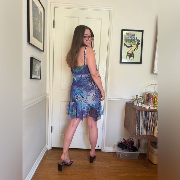 Y2K Vintage Blue Fairy Dress with Abstract Floral Print and Asymmetrical Hem - Picture 3 of 7